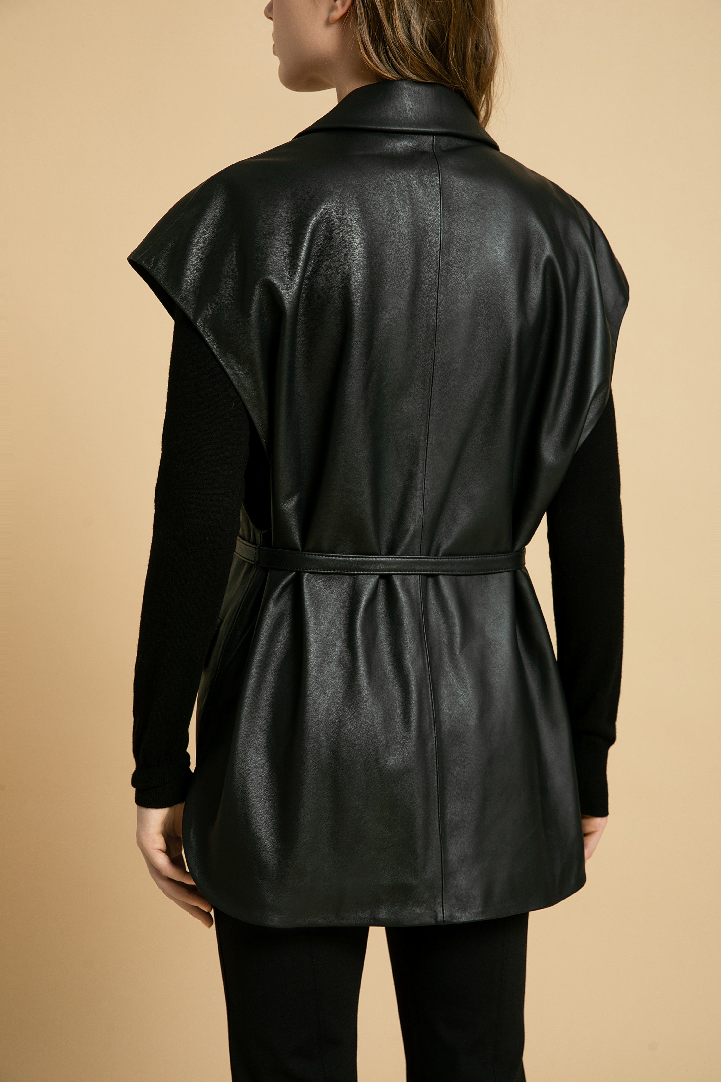 Lonoco | Rene Sleeveless Leather Blazer in Black