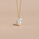 LONOCO | The Santana Necklace with Natural Freshwater Baroque Pearl